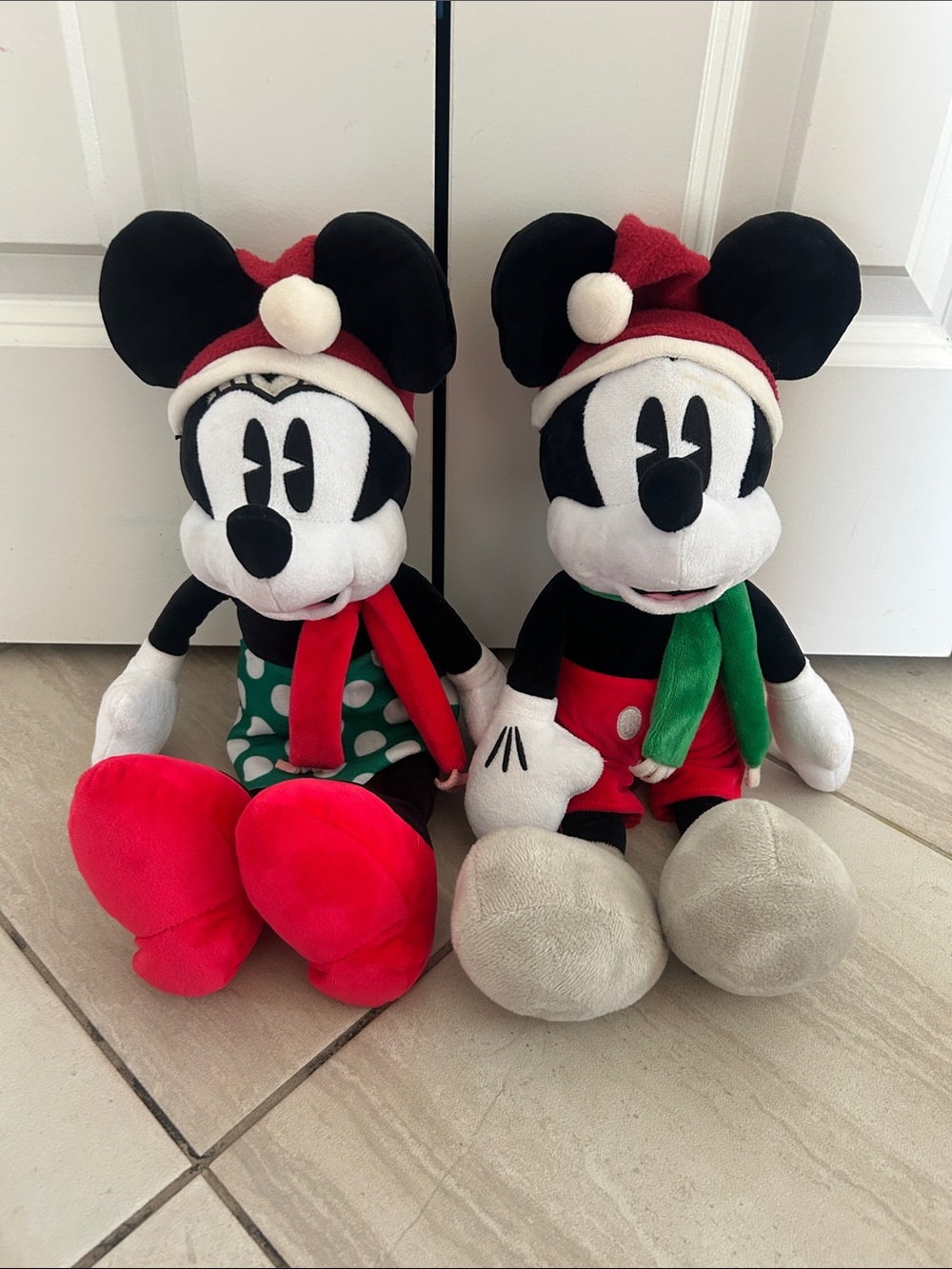 Disney Plush Mickey & Minnie Pair in‎ Red, Green, Black, White